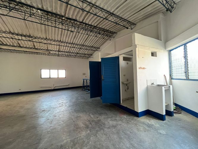 Bodega en arriendo en La Floresta, Medellín, 86 m² · foto 8 de 10