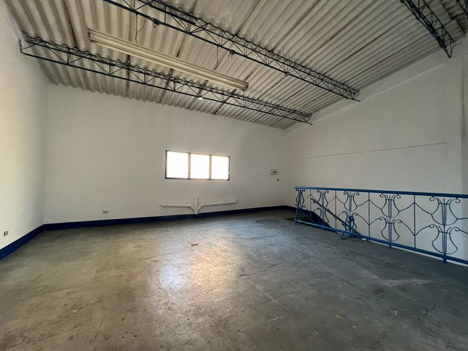 Bodega en arriendo en La Floresta, Medellín, 86 m² · foto 9 de 10