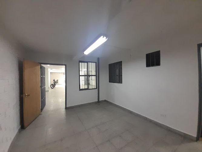 Local en arriendo en Conquistadores, Medellín, 140 m² · foto 3 de 12