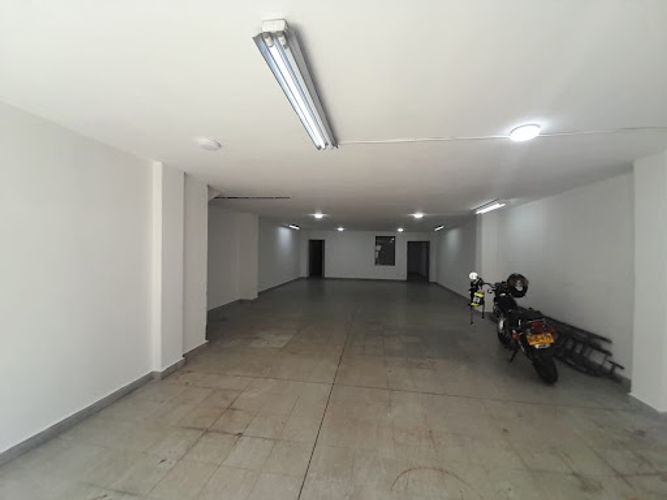 Local en arriendo en Conquistadores, Medellín, 140 m² · foto 11 de 12