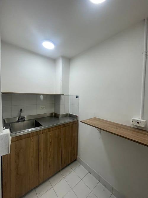 Local en arriendo en El Poblado, Medellín, 144 m² · foto 2 de 10