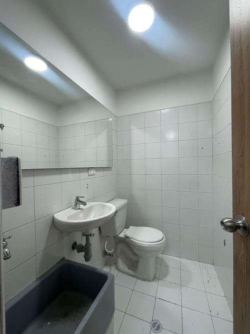 Local en arriendo en El Poblado, Medellín, 144 m² · foto 8 de 10