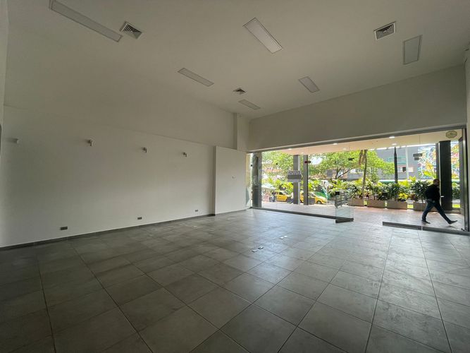 Local en arriendo en El Poblado, Medellín, 144 m² · foto 9 de 10