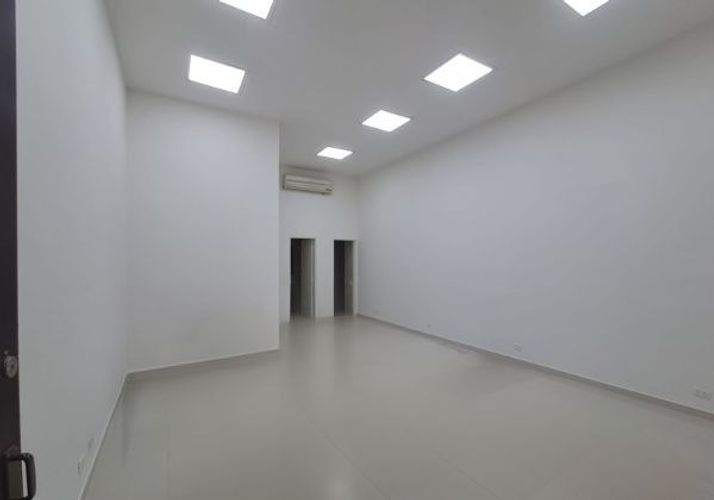 Oficina en arriendo en El Poblado, Medellín, 41 m² · foto 2 de 8