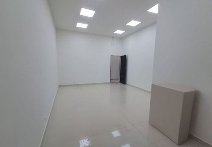 Oficina en arriendo en El Poblado, Medellín, 41 m² · foto 4 de 8