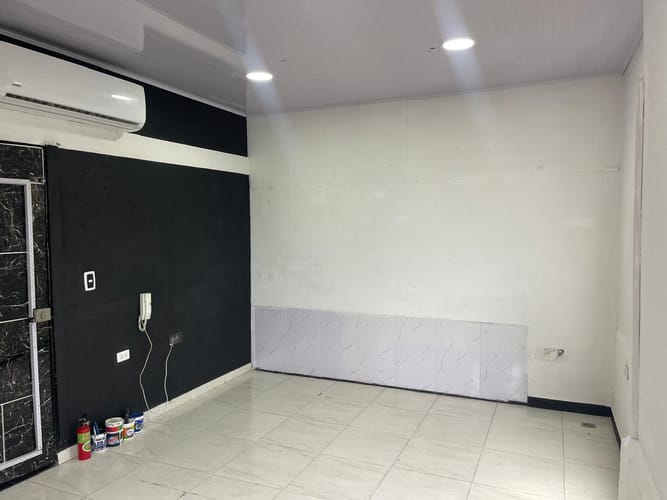 Oficina en arriendo en El Poblado, Medellín, 27 m² · foto 2 de 9