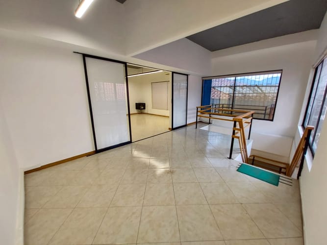 Oficina en arriendo en El Poblado, Medellín, 71 m² · foto 5 de 8