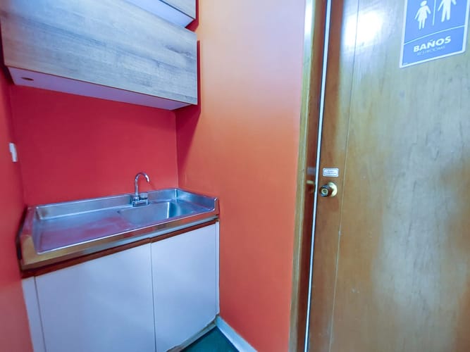 Oficina en arriendo en El Poblado, Medellín, 71 m² · foto 7 de 8