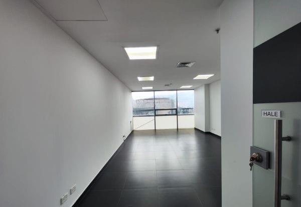 Oficina en arriendo en Primavera, Envigado, 37 m² · foto 2 de 8