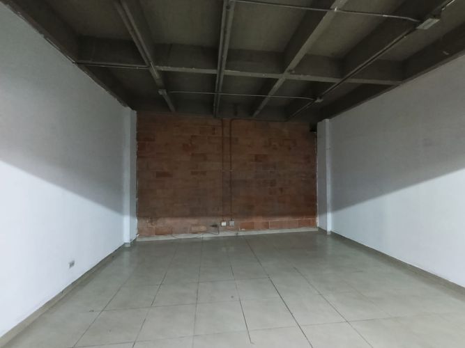 Local en arriendo en Guayaquil, Medellín, 24 m² · foto 3 de 10