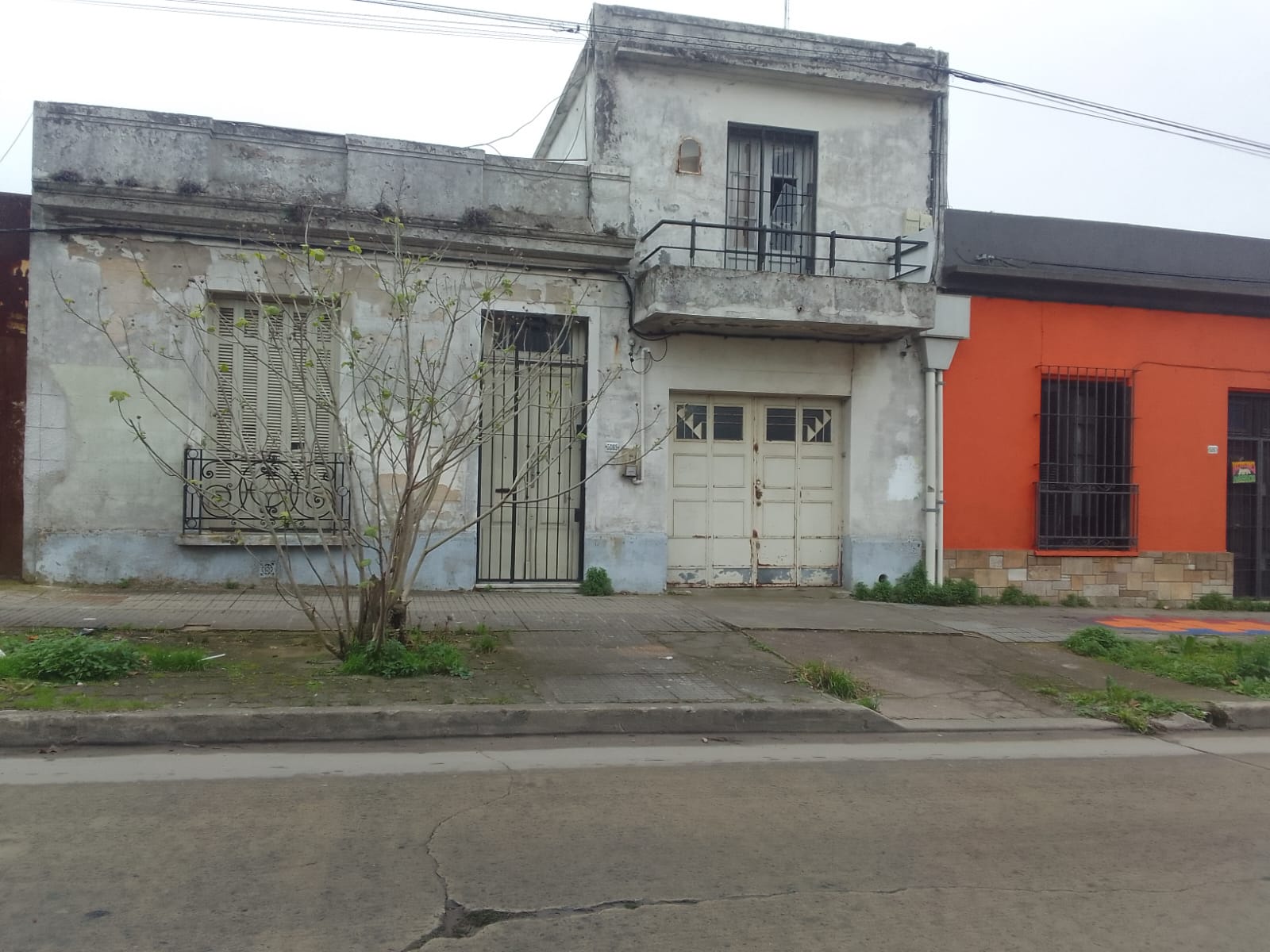 Sobre calle Roma casi Av. 8 De Octubre. Padron único
