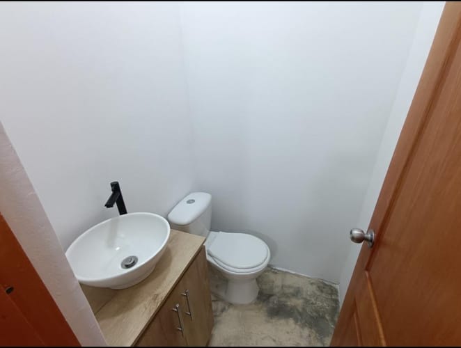 Local en arriendo en La Esmeralda, Itagüí, 149 m² · foto 5 de 9