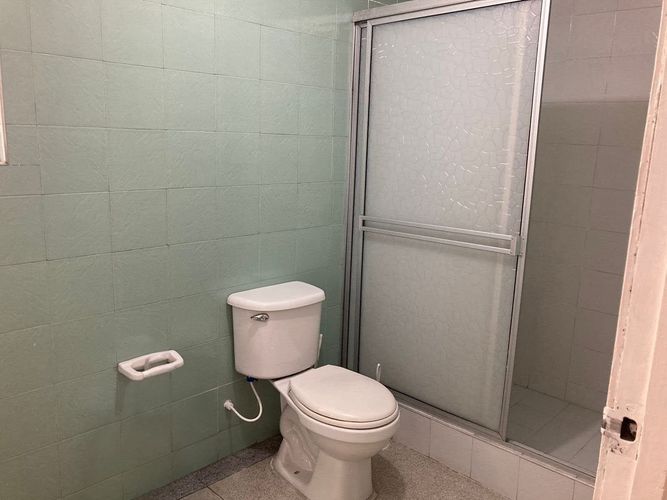 Apartamento de 6 alcobas en arriendo en Quinta Paredes, Bogotá, 280 m² · foto 2 de 14