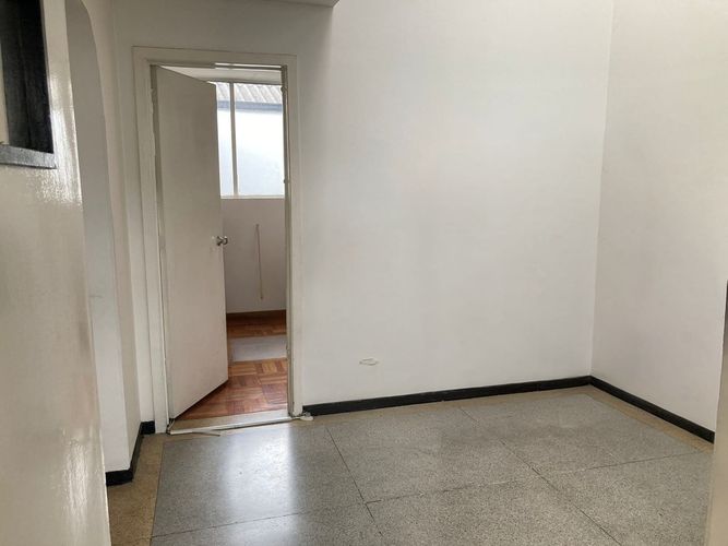 Apartamento de 6 alcobas en arriendo en Quinta Paredes, Bogotá, 280 m² · foto 8 de 14