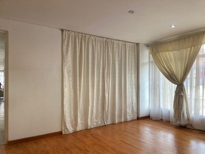 Apartamento de 6 alcobas en arriendo en Quinta Paredes, Bogotá, 280 m² · foto 10 de 14