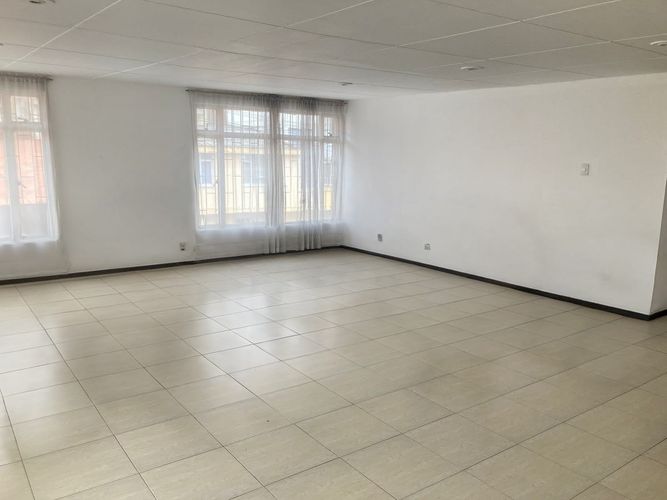 Apartamento de 6 alcobas en arriendo en Quinta Paredes, Bogotá, 280 m² · foto 12 de 14