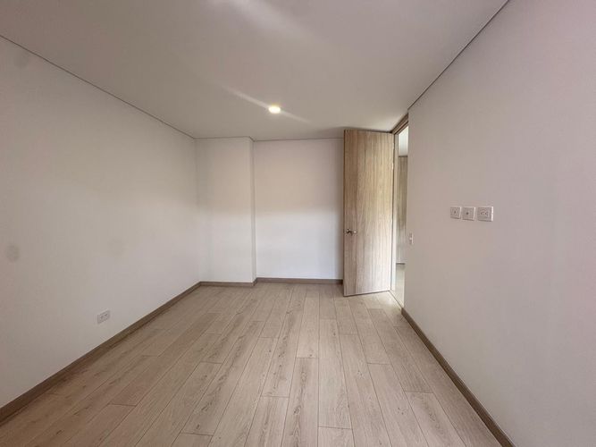 Apartamento de 2 alcobas en venta en San Jose, Sabaneta, 59 m² · foto 7 de 11