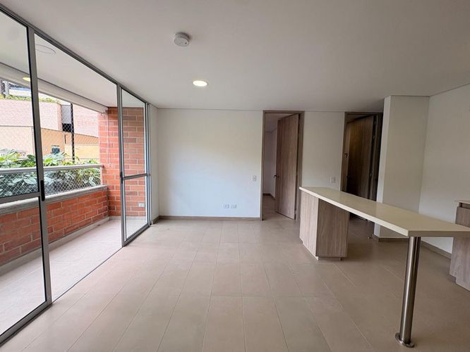 Apartamento de 2 alcobas en venta en San Jose, Sabaneta, 59 m² · foto 3 de 11