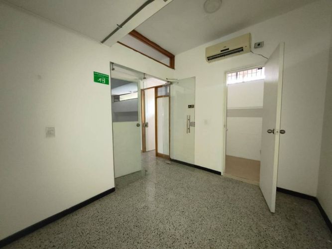 Oficina en arriendo en Villagrande, Envigado, 110 m² · foto 2 de 20