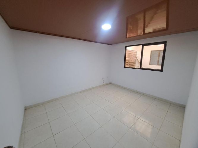 Edificio en venta en San Judas Tadeo I, Cali, 390 m² · foto 3 de 16