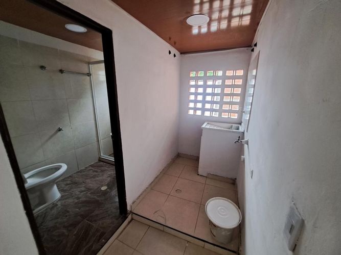 Edificio en venta en San Judas Tadeo I, Cali, 390 m² · foto 13 de 16