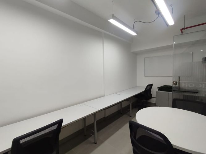 Local en arriendo en El Poblado, Medellín, 12 m² · foto 5 de 9