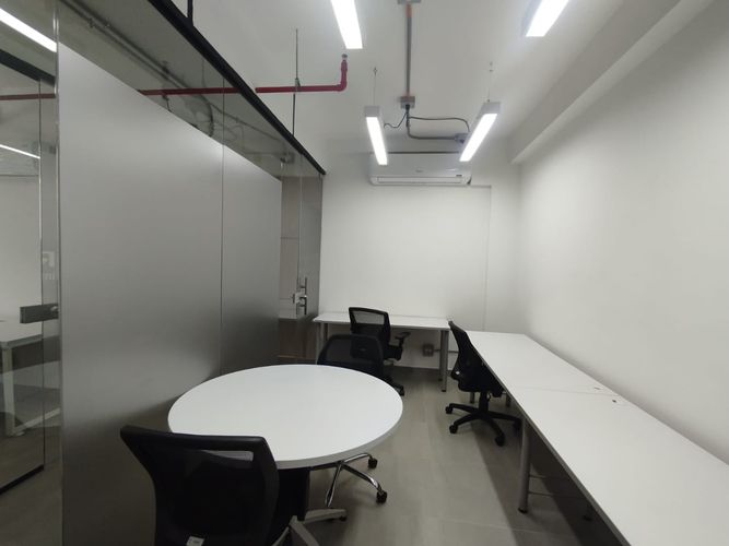 Local en arriendo en El Poblado, Medellín, 12 m² · foto 6 de 9