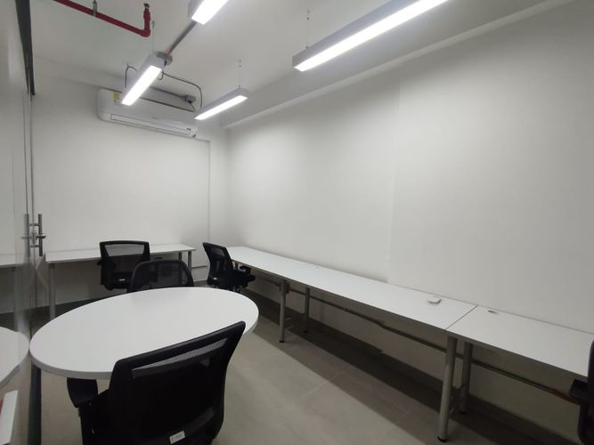 Local en arriendo en El Poblado, Medellín, 12 m² · foto 7 de 9