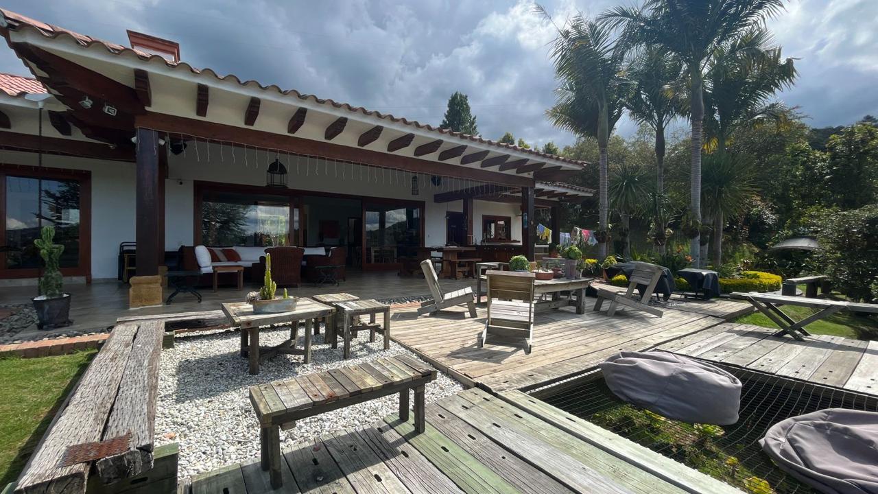 Casa Campestre en Arriendo en Loma del Escobero, El Retiro en Carrizales