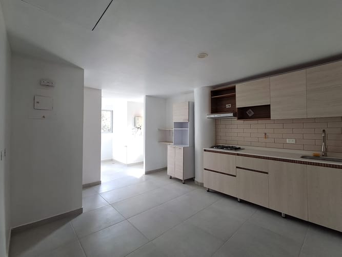 Apartamento de 3 alcobas en arriendo en Los Balsos, Medellín, 230 m² · foto 2 de 20