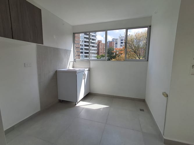Apartamento de 3 alcobas en arriendo en Los Balsos, Medellín, 230 m² · foto 4 de 20