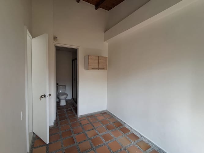 Apartamento de 3 alcobas en arriendo en Los Balsos, Medellín, 230 m² · foto 5 de 20