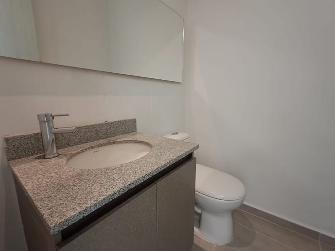 Oficina en arriendo en El Castillo, Medellín, 60 m² · foto 10 de 11