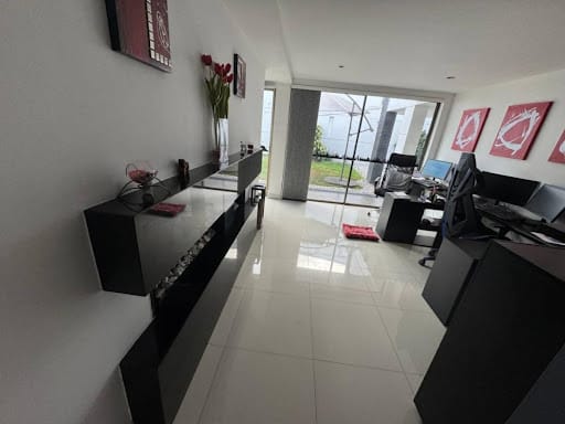 Casa de 4 alcobas en venta en Niza, Bogotá, 325 m² · foto 4 de 21