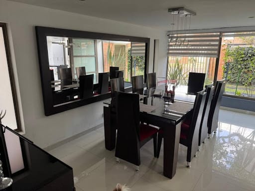 Casa de 4 alcobas en venta en Niza, Bogotá, 325 m² · foto 7 de 21