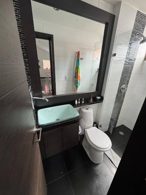 Casa de 4 alcobas en venta en Niza, Bogotá, 325 m² · foto 14 de 21