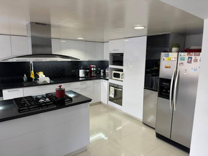 Casa de 4 alcobas en venta en Niza, Bogotá, 325 m² · foto 19 de 21