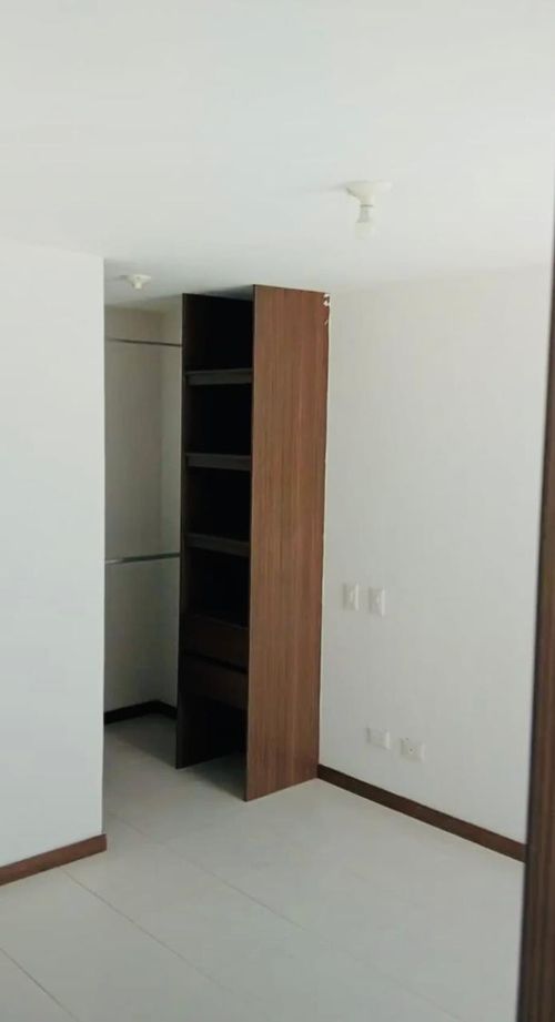 Apartamento en venta en Valle Del Lili, Cali · foto 5 de 19