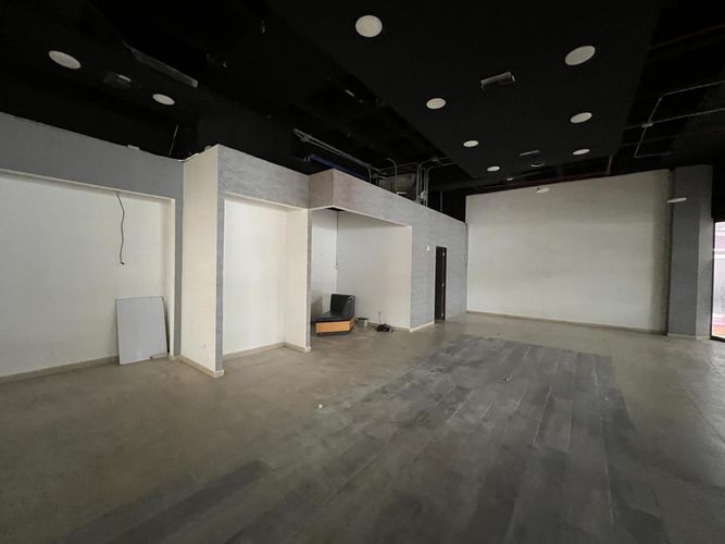 Local en arriendo en Conquistadores, Medellín, 124 m² · foto 2 de 16