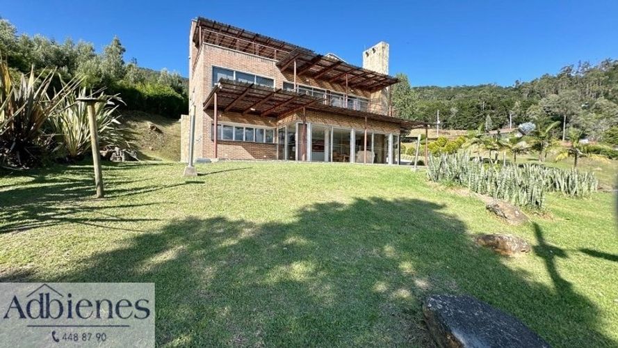 Casa de 3 alcobas en venta en Las Palmas, Envigado, 320 m² · foto 2 de 16