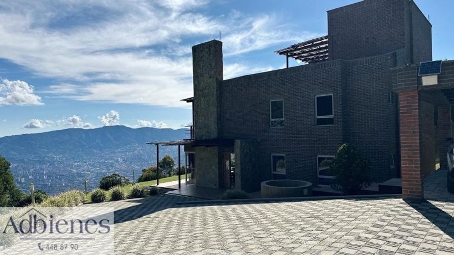 Casa de 3 alcobas en venta en Las Palmas, Envigado, 320 m² · foto 3 de 16