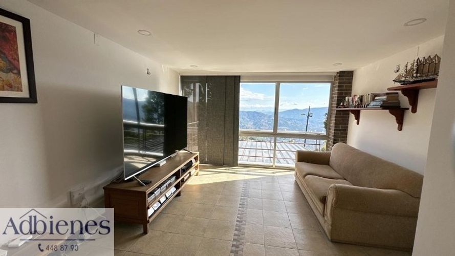 Casa de 3 alcobas en venta en Las Palmas, Envigado, 320 m² · foto 7 de 16
