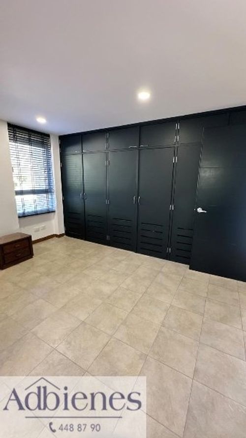 Casa de 3 alcobas en venta en Las Palmas, Envigado, 320 m² · foto 8 de 16