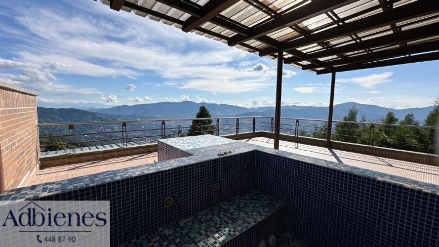 Casa de 3 alcobas en venta en Las Palmas, Envigado, 320 m² · foto 9 de 16