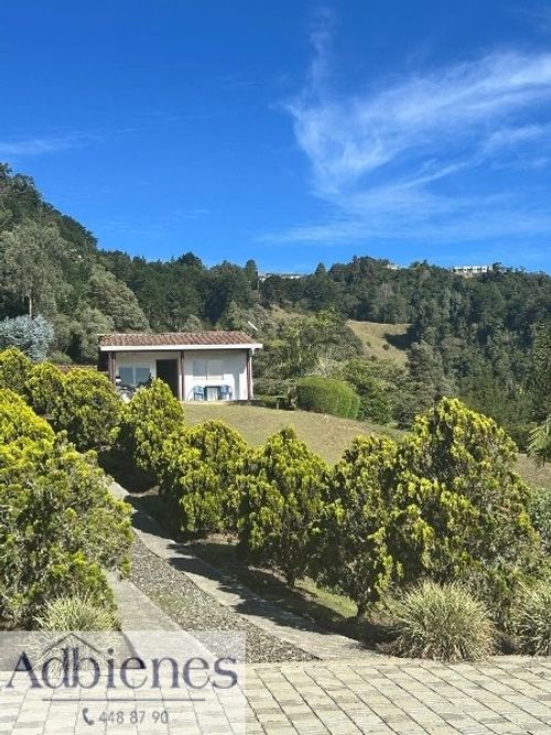 Casa de 3 alcobas en venta en Las Palmas, Envigado, 320 m² · foto 12 de 16