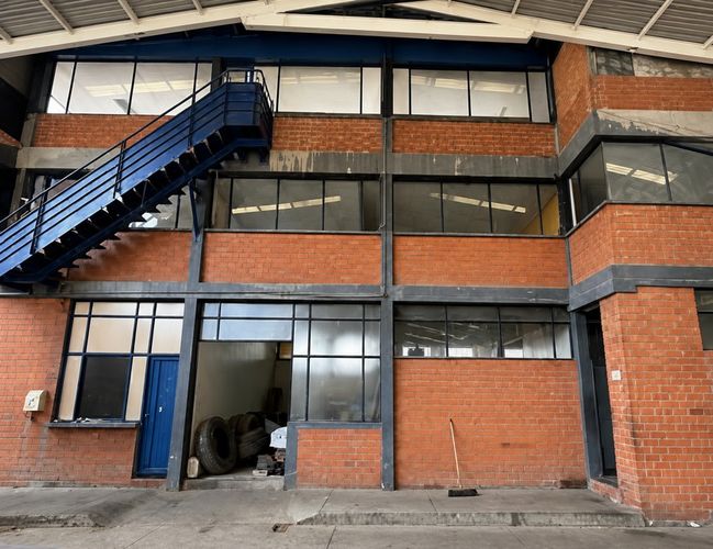 Bodega en arriendo en Zona Centro, Madrid, 3320 m² · foto 3 de 3