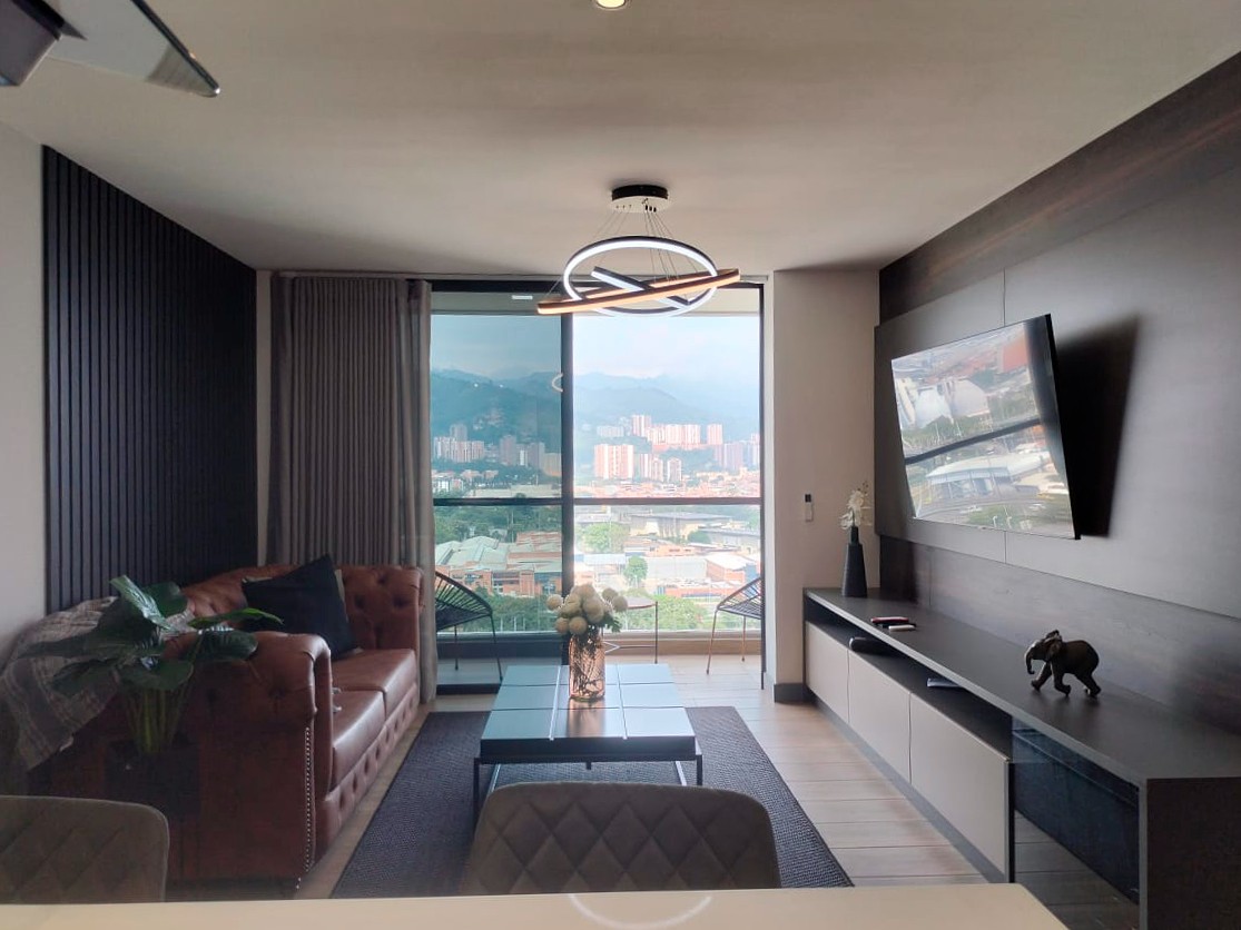 Apartamento en venta en Loma Del Chocho, Envigado · foto 2 de 19