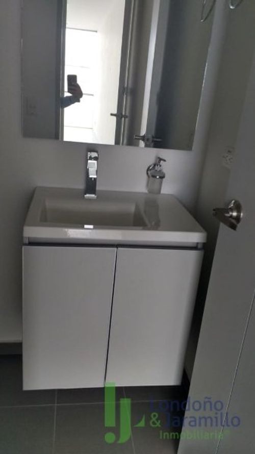 Oficina en arriendo en Primavera, Envigado, 37 m² · foto 5 de 5