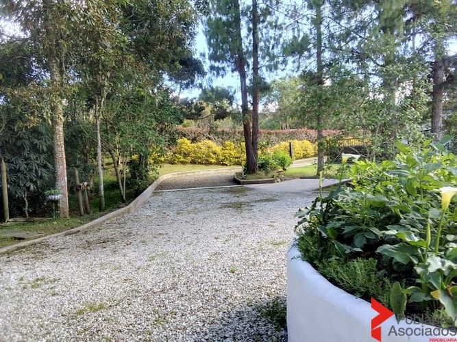 Casa de 4 alcobas en arriendo en Santa Elena, Medellín, 30 m² · foto 14 de 17
