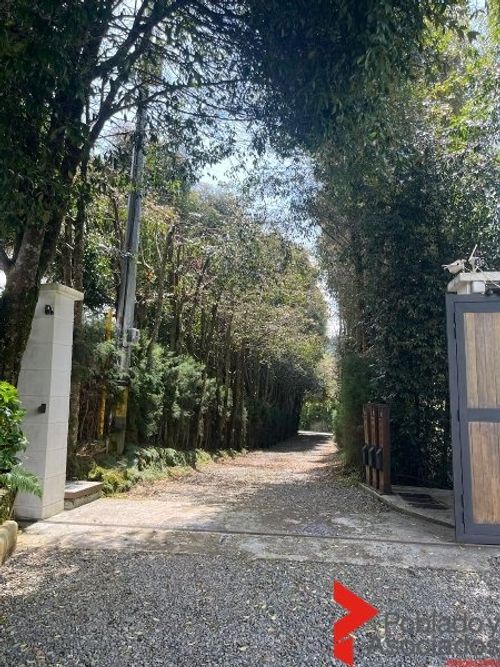 Casa de 4 alcobas en arriendo en Santa Elena, Medellín, 30 m² · foto 16 de 17
